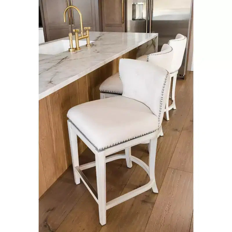 Sgabello da bar alto in tessuto Wingback