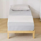 Letto a piattaforma singolo con struttura in legno di pino