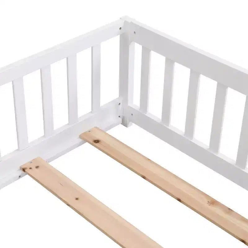 Struttura Letto per Bambini in Legno Massello Dimensione Singola con Sponde di Sicurezza e Doghe di Supporto