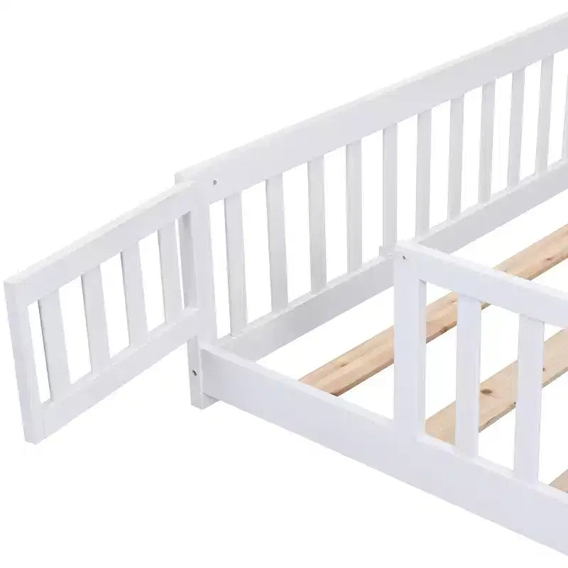 Struttura Letto per Bambini in Legno Massello Dimensione Singola con Sponde di Sicurezza e Doghe di Supporto