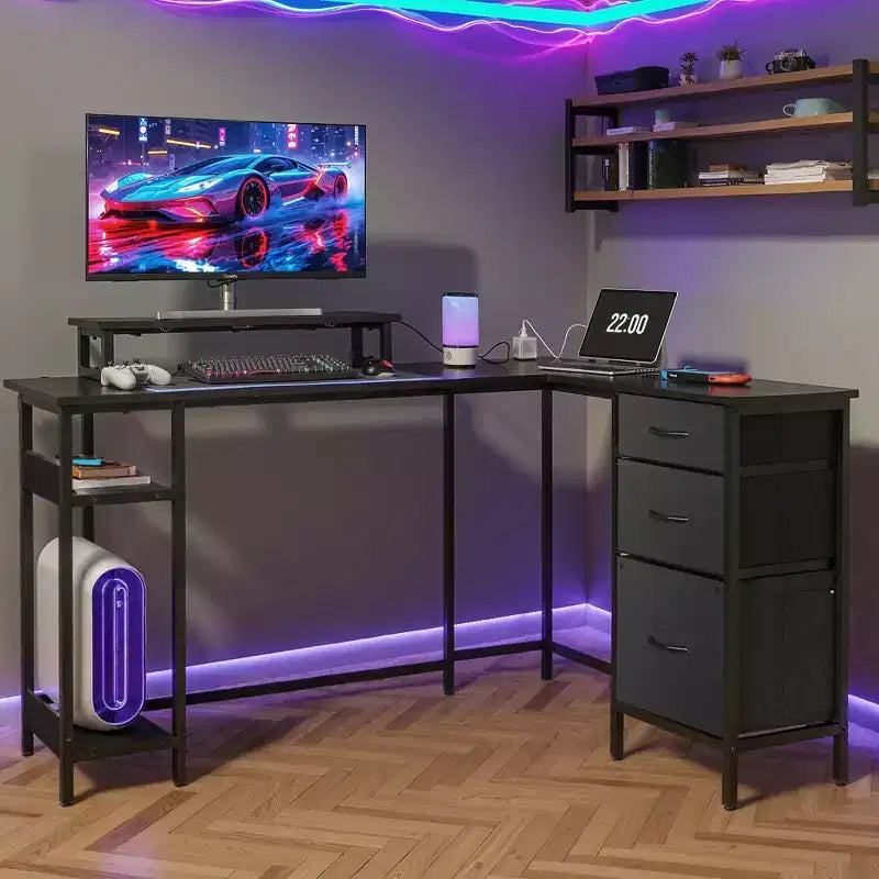 Scrivania da Gaming a L da 55 Pollici con Contenitore, Prese di Corrente e Luci a LED