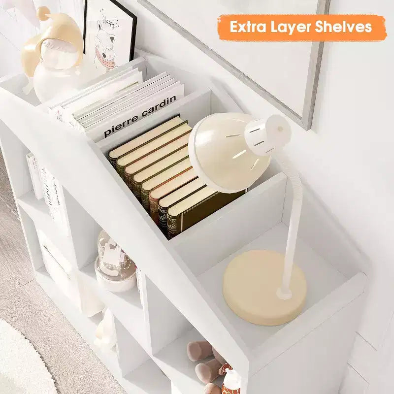 Libreria per bambini a 2 ripiani con organizer giocattoli a 5 scomparti, design a tetto di casetta, bianco