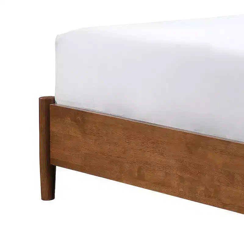 Letto con piattaforma moderno di metà secolo Riverstone con testiera imbottita